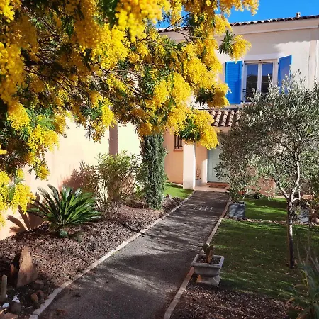 Villa Au Coeur Des Golfs Tres Calme , Proche De La Plage, *